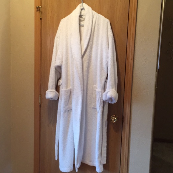 Delicates spa robe Clearance